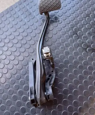 Mercedes-Benz CLA C117 X117 W117 Brake pedal A2462900019