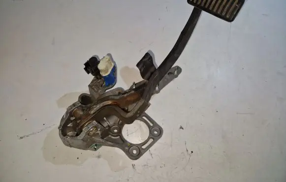 Volvo XC70 Brake pedal 31201794