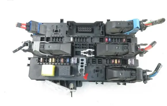 Opel Astra H Central body control module 5DK008669