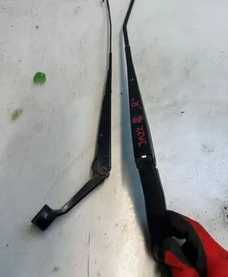 Honda Jazz Front wiper blade arm 1332