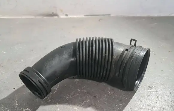 Porsche Macan (95B) Air intake duct part 95B129609