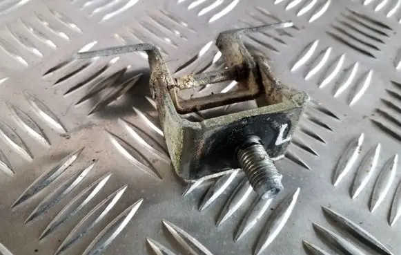 Nissan Juke I F15 Tailgate/trunk/boot hinge