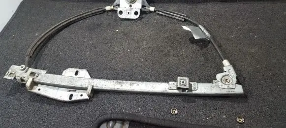 Volkswagen PASSAT B3 Sliding door window regulator with motor 357839402