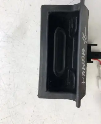 Honda CR-V Tailgate opening switch 