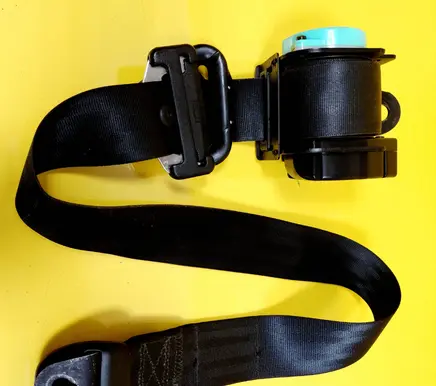 Chrysler Voyager Front seatbelt 4680193
