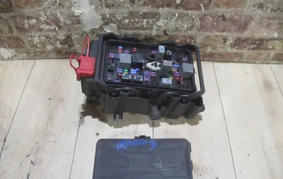 Opel Insignia B Fuse box set