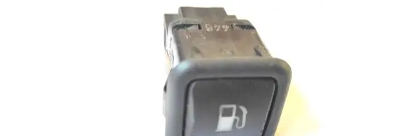 Volkswagen PASSAT B5 Fuel tank opening switch 3B0959833