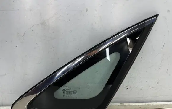 Hyundai Grandeur Rear side window