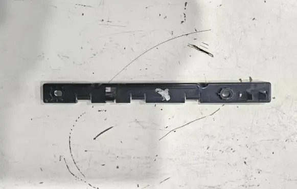 Maserati Ghibli Fender mounting bracket 67000612