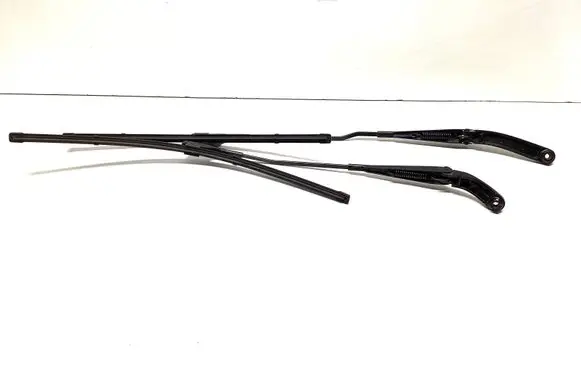 Front wiper blade arm