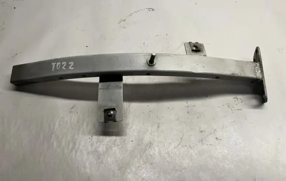 Audi A8 S8 D4 4H Fender mounting bracket 4H0821394
