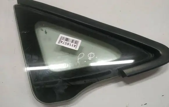 Honda FR-V Front triangle window/glass as2