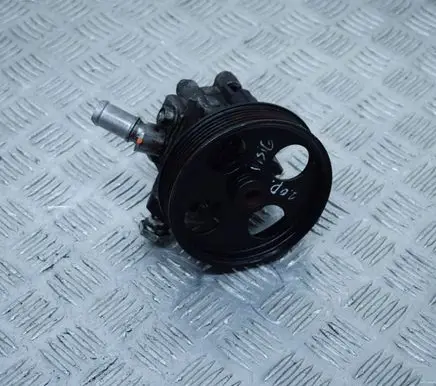 Opel Insignia A Power steering pump 55563329