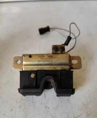 Audi A4 S4 B5 8D Tailgate/trunk/boot lock/catch/latch 895827505G