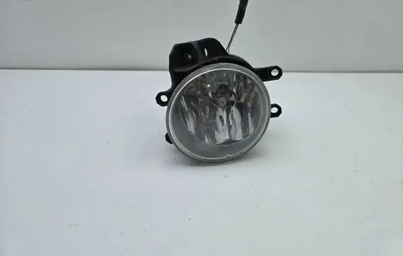Toyota Auris E180 Front fog light 90008490 8121002110 2010201