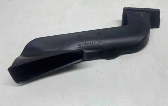 Volkswagen Multivan T5 Air intake duct part 7H5819626A