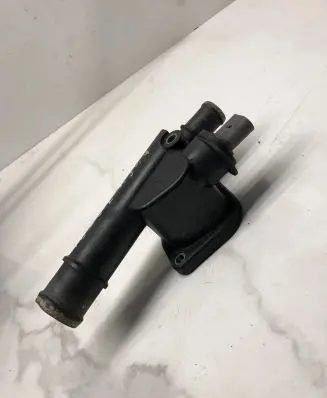 Audi A6 S6 C6 4F Engine coolant pipe/hose 038121132