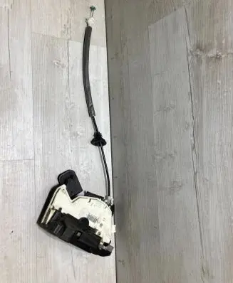 Skoda Octavia Mk3 (5E) Front door lock 5e1837016a