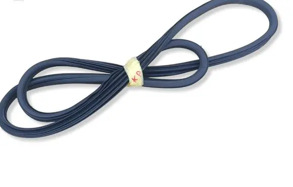 Peugeot 2008 I Front door rubber seal 