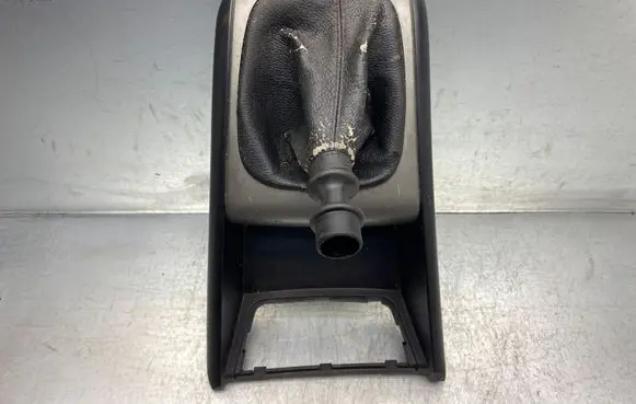 Hyundai i30 Gear lever shifter trim leather/knob 846512L800 J17