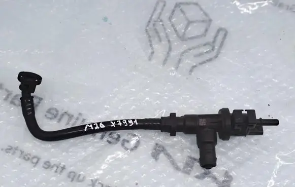 BMW 2 F46 Vacuum valve 7614013