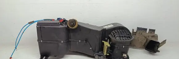 Volkswagen PASSAT B5 Interior heater climate box assembly 8D1820005H 740240280F
