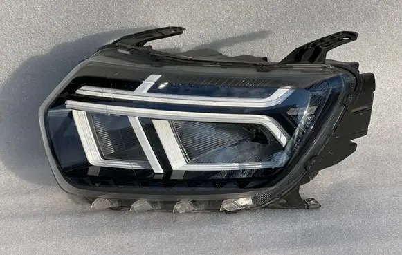 Dacia Duster II Headlight/headlamp 260602465R LA21312A863