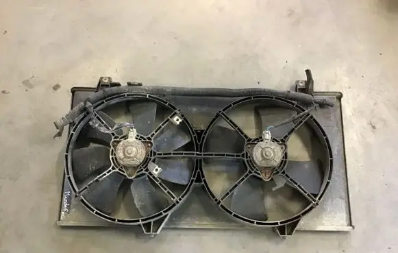 Mazda 6 Radiator cooling fan shroud L329