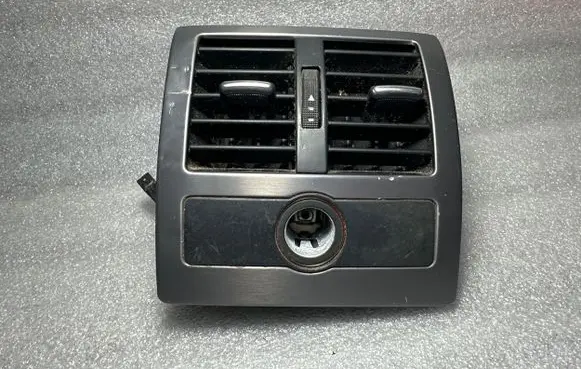 Audi A6 S6 C5 4B Rear air vent grill 4B0819203