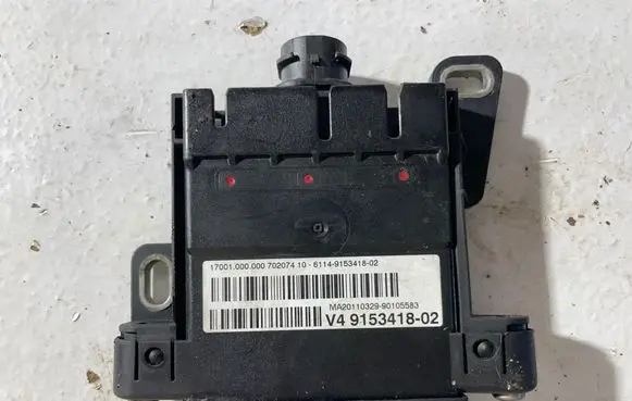 BMW 5 F10 F11 Current control relay 70207410 9153418