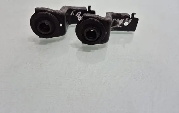 Toyota RAV 4 (XA30) Radiator mount bracket 
