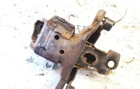 Skoda Fabia Mk2 (5J) Engine mount bracket
