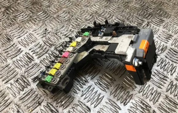 Citroen C4 II Battery control module 9665878380