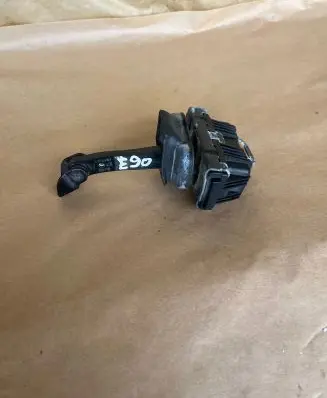 BMW 3 E90 E91 Front door check strap stopper 7176807 130102