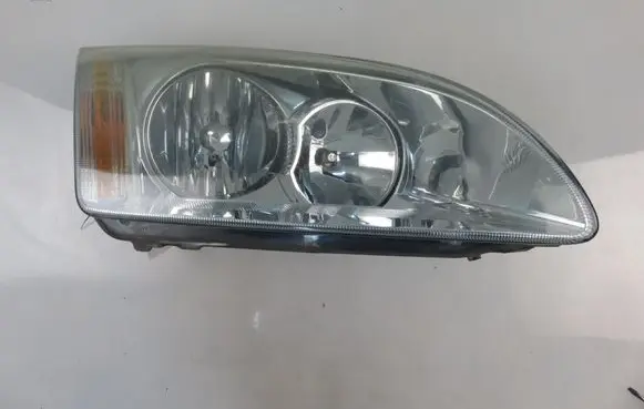 Ford Focus Headlight/headlamp 4M5113W029AE