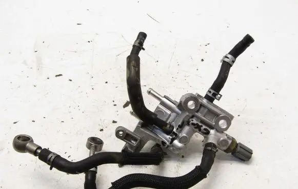 Mazda CX-3 Fuel distributor 1354