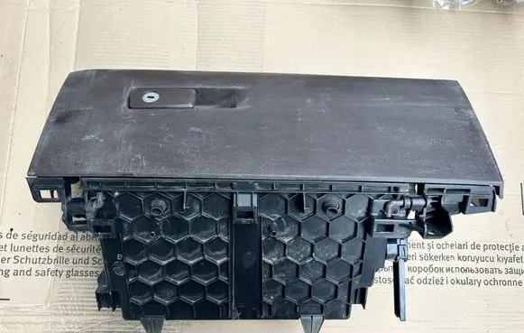 BMW X1 F48 F49 Glove box 9359327