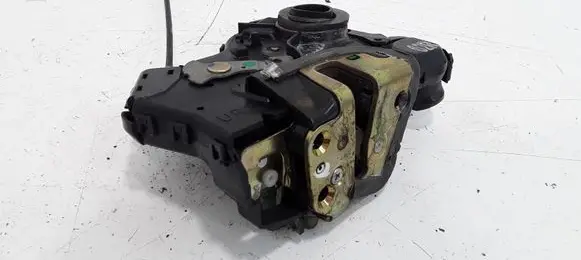 Toyota Corolla E120 E130 Front door lock 