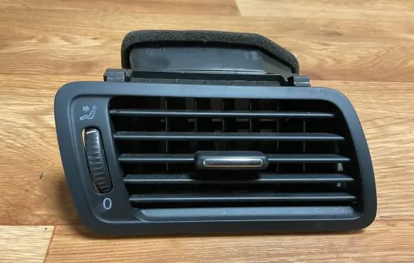Volkswagen PASSAT B6 Dashboard side air vent grill/cover trim 3C1819702E T002437511 P0108667