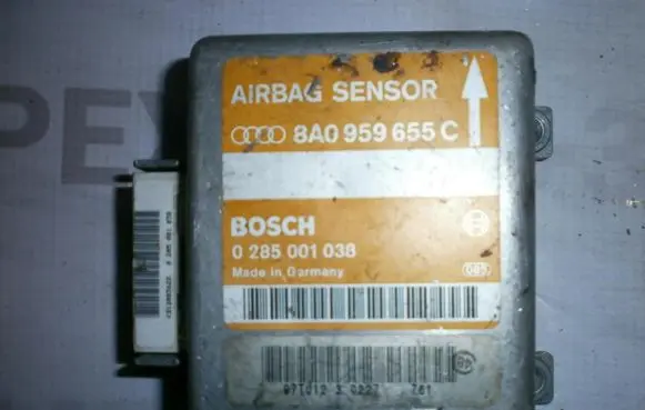Audi A4 S4 B5 8D Airbag control unit/module 8A0959655C 0285001038