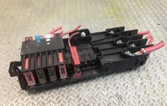 Mercedes-Benz E W211 Fuse box set 2115452601 A2115452601