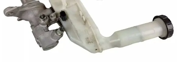 Nissan Juke I F15 Master brake cylinder 32070564
