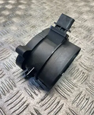 BMW 5 E60 E61 Mass air flow meter 7788744