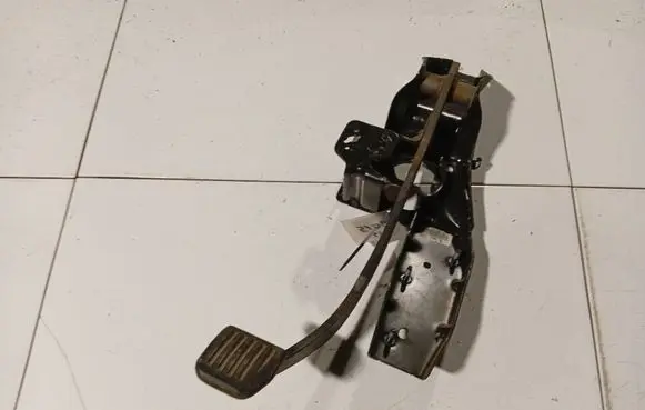 Ford S-MAX Brake pedal 6G922D094JF