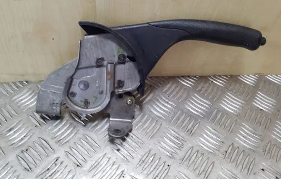 Handbrake/parking brake lever assembly