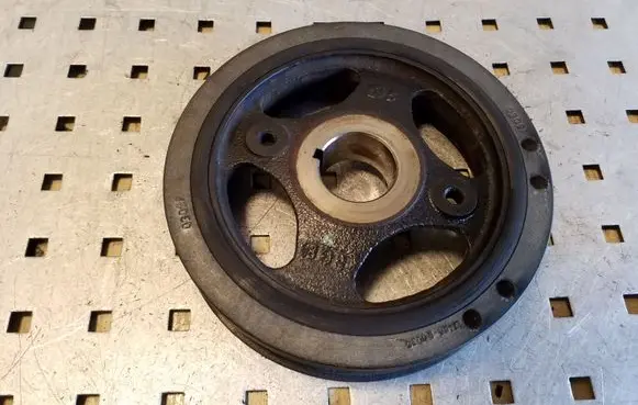 Toyota Verso Crankshaft pulley 134080R030