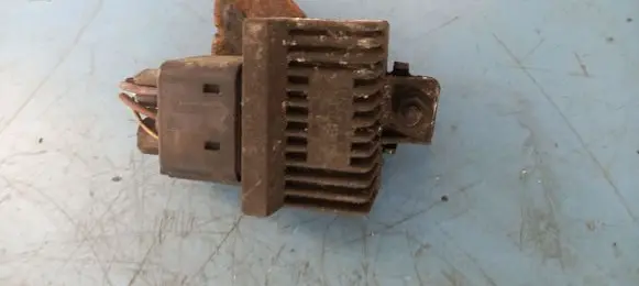 Renault Megane II Glow plug pre-heat relay