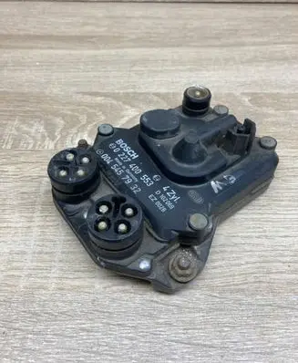 Mercedes-Benz E W124 Ignition amplifier control unit 0045457932 0227400553