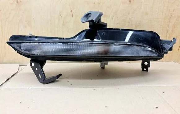 Renault Megane III Front indicator light 261354958R 2BA012349