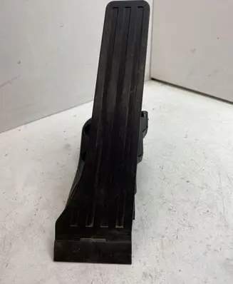 Mercedes-Benz C W205 Accelerator throttle pedal A2053000004